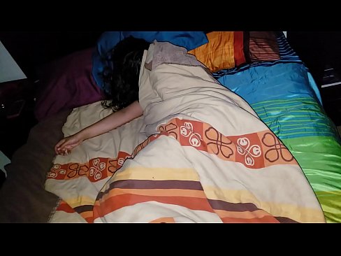 ❤️ Anak tiri memarahi ibu tirinya yang masih muda saat dia tidur. ❌ Video sialan di porno id.kenhdammy.top ️❤
